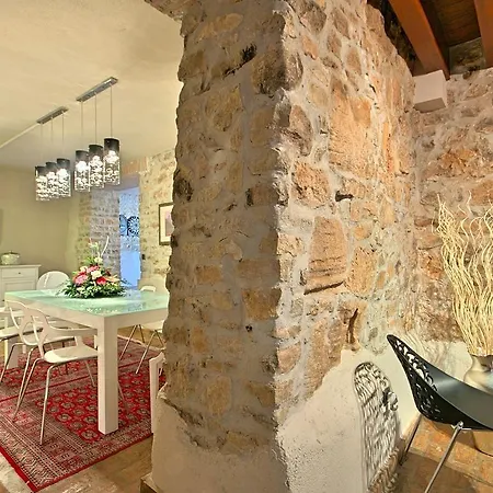 Luxurious Holiday With Swimming Pool In * Vižinada