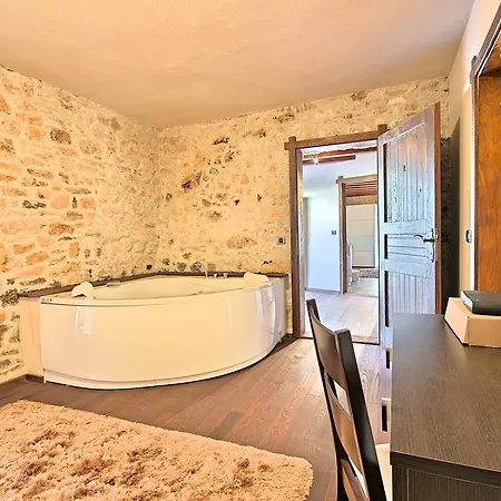 Luxurious Holiday With Swimming Pool In بيت للعطل Vižinada