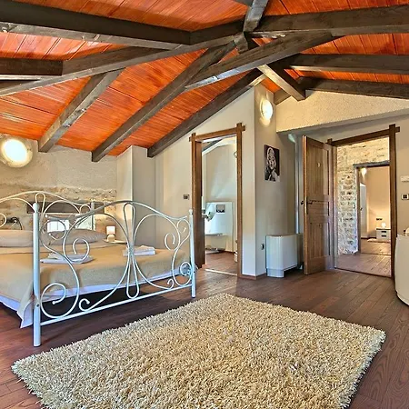 Luxurious Holiday With Swimming Pool In 度假居